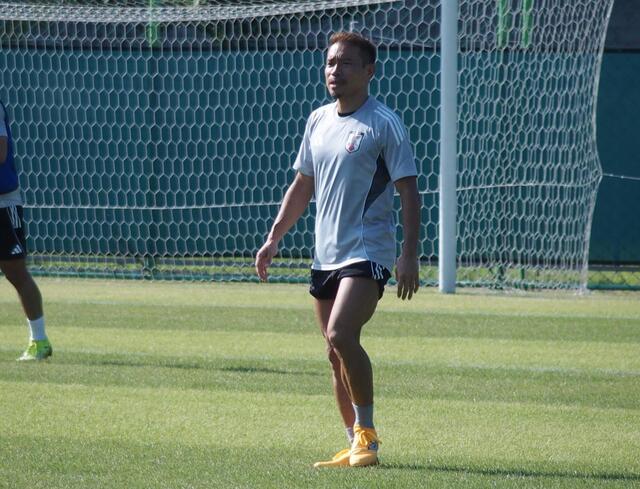 【サッカー】日本代表・長友佑都　中国戦に3バックの左で先発出場濃厚！　出場すれば、2年7カ月ぶりとなる代表通算143試合目